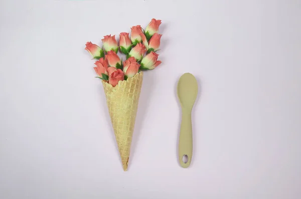 Beautiful Flowers Ice Cream Cone Rechtenvrije Stockfoto's