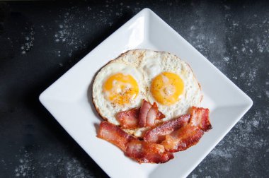 Yumurtalı pastırma.