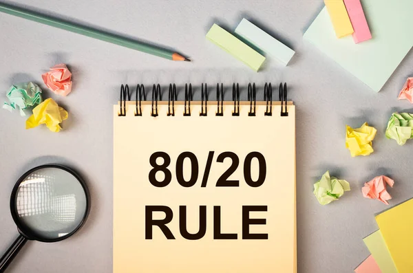 80 20 pareto principle rule concept, tekst na biurku — Zdjęcie stockowe