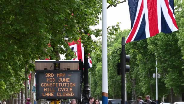 London May 2022 Row Union Jack Flags Hanging Mall London — Stock Video
