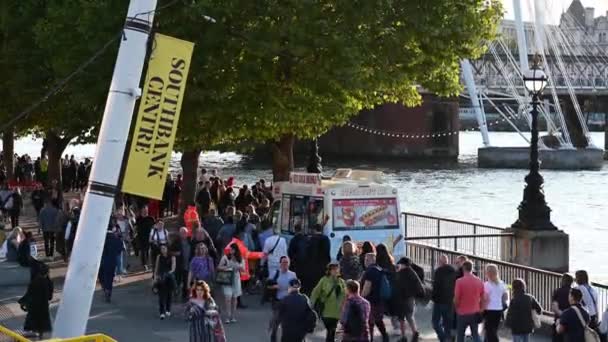 London Großbritannien September 2022 Menschenmassen Stehen Südufer Der Themse Schlange — Stockvideo