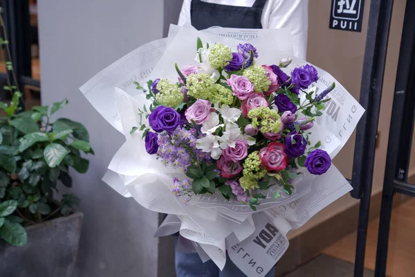 Diseño Creativo Que Consta Flores Hojas Concepto Naturaleza Tarjeta Felicitación — Foto de Stock