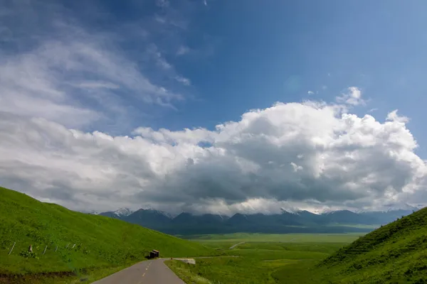 Gyönyörű Bayinbruck Grassland Xinjiang Ban Kínában — Stock Fotó