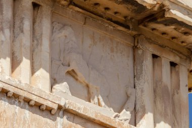 Parthenon, Yunanistan 'ın Atina kentinde bulunan bir tapınaktır.