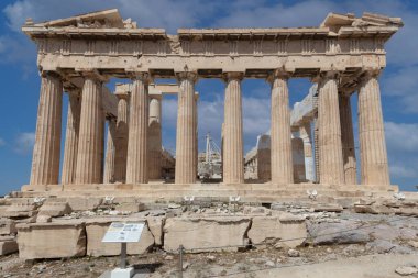 Parthenon, Yunanistan 'ın Atina kentinde bulunan bir tapınaktır.