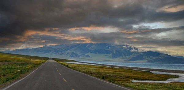 Bela Paisagem Natural Sayram Lakexinjiang China — Fotografia de Stock