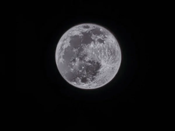 Pyöreä Kuu Kuu Aurinkokunnassa — kuvapankkivalokuva