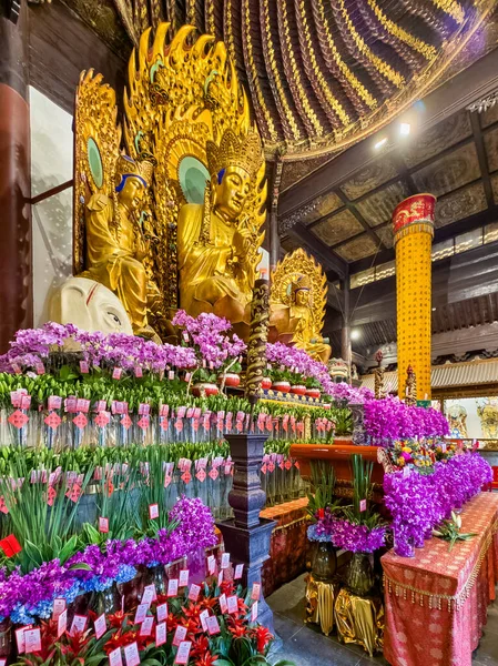 Храм Лонхуа Статуя Будды Шанхай Китай — стоковое фото