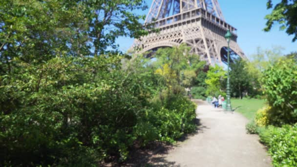 Park Földút Champs Mars Felé Eiffel Torony Felé Párizsban Ízletes — Stock videók