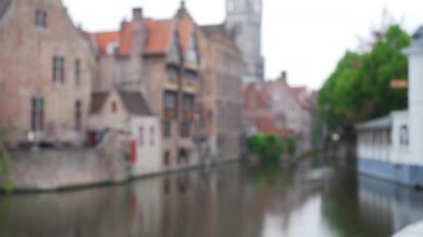 Birleşim için Bruges Kanalı 'nın odak dışı videosu. Belçika 'nın yeşil ekranı için bulanık arka plan plakası. 4k