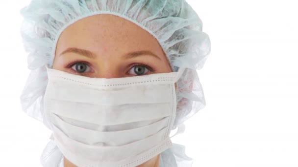 Κοντινό Πλάνο Γυναίκας Χειρουργού Χειρουργική Μάσκα — Αρχείο Βίντεο