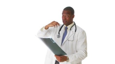 Doktor röntgen için üzgün görünüyor.