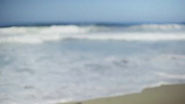 Büyük dalgalar yeşil ekran ya da kroma anahtarı için Redondo Sahili 'ne vurur. Birleşiklik ya da anahtarlama için odak dışı ya da odaksız.