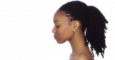 Siyah kadın profili