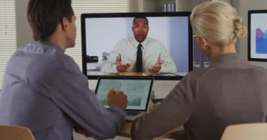 Video konferans Manager'da dinlerken konuşmak kurumsal