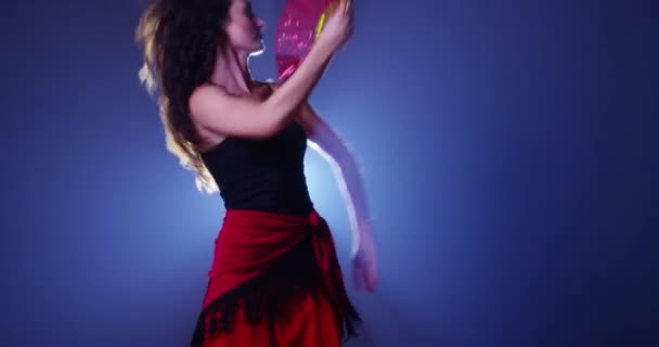 Jovem Dançando Flamenco — Vídeo de Stock