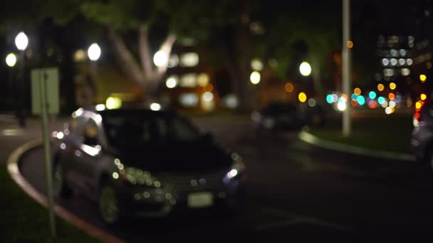 보케는 캘리포니아의 거리에 차들을 총으로 쏘았습니다 작곡을 시내에 주차되어 차들의 — 비디오