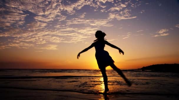 Beach Ballet Apus Soare Mișcare Lentă — Videoclip de stoc