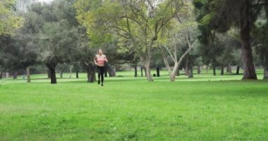 Koşan melez kadınlara uygun.