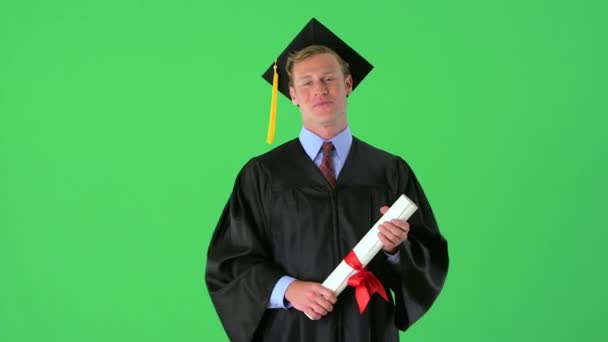 Jovem Feliz Graduado Greenscreen — Vídeo de Stock