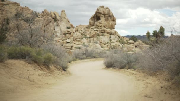 Small Rocky Mesa Dirty Road Desert Green Screen Chroma Key — Stock Video