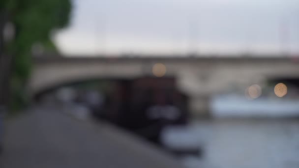 Nehir Köprüsünün Avrupa Kentsel Yapısının Soyut Arka Planı Bokeh Arka — Stok video
