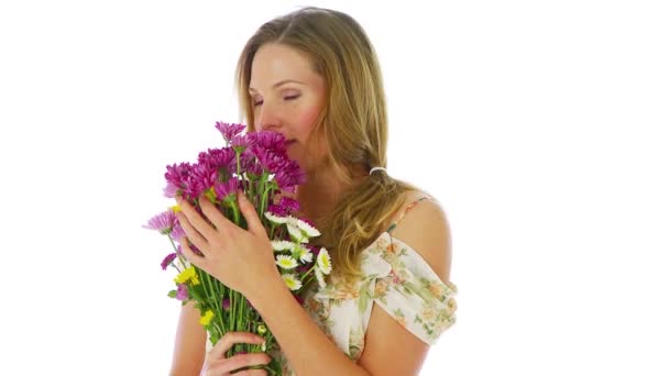 Портрет Жінки Тримає Квіти — стокове відео