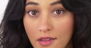 Kameraya bakarak Closeup İspanyol kadın