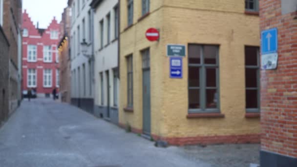 Unscharfe Videohintergrundplatte Von Alleyway Der Europäischen Stadt Des Compositing Defokussierter — Stockvideo