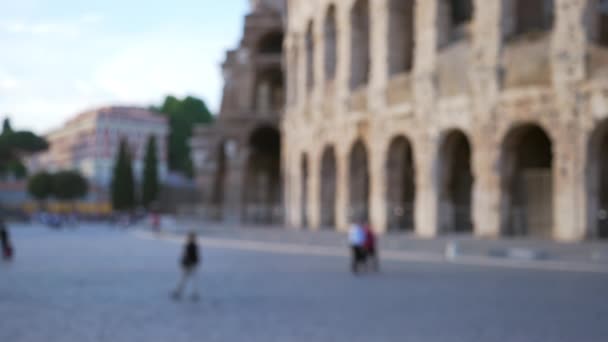 Rozmazané Pozadí Římského Kolosea Evropě Kde Procházejí Lidé Vnější Pohled — Stock video