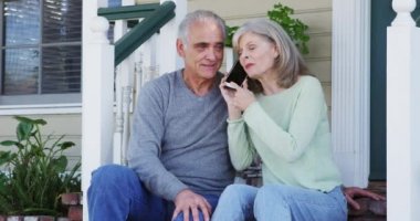 Üst düzey iki Smartphone'da konuşuyor