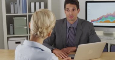 İşadamı meslektaşı ile yaptığı araştırma paylaşımı