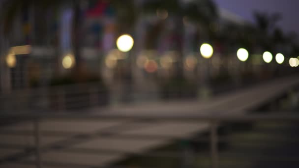 Фонової Пластини Дошки Прогулянки Центрі Міста Вночі Розмитий Фон Відео — стокове відео