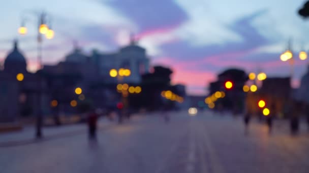 Ulusal Victor Emmanuel Anıtı Nın Yanındaki Popüler Talyan Caddesinin Bokeh — Stok video