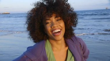 Plajı'nda kadın portresi