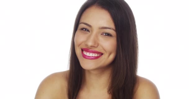 Dulce Mujer Mexicana Sonriendo Cámara — Vídeos de Stock