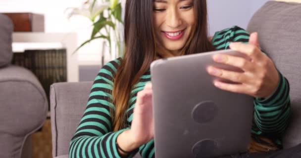 Aranyos Japán Használ Tabletta Otthon — Stock videók