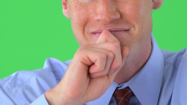 緑の画面上のビジネスマンの顔のクローズアップ — ストック動画