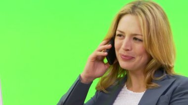 İş kadınının telefon görüşmelerini kapatın.