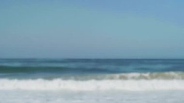 Yeşil ekran veya krom anahtar için küçük dalgalar çarpıyor. Birleşiklik ya da anahtarlama için odak dışı ya da odaksız.