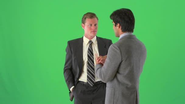 Dos Hombres Negocios Pie Hablando Pantalla Verde — Vídeos de Stock