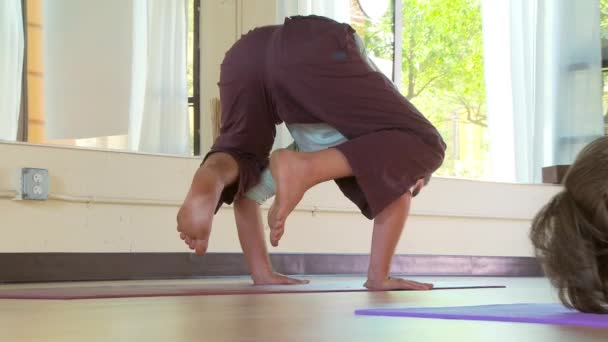 Lezione Yoga Tranquillo Studio Yoga — Video Stock