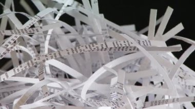 Parçalanmış kağıt yığınını kapat