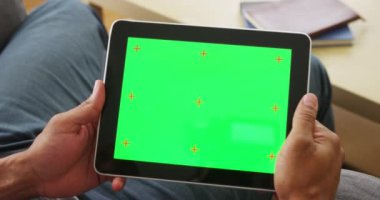 Tablet yeşil ekran ile portre