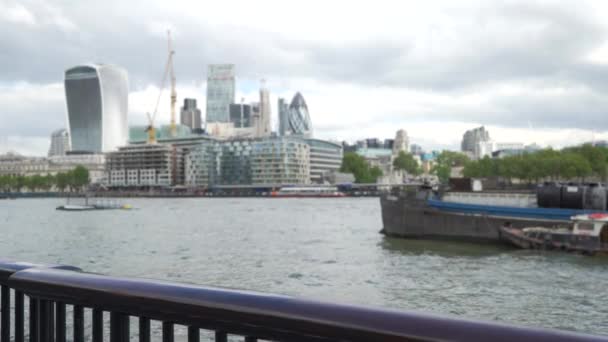 Vue Centre Ville Londres Bateaux Flottant Sur Tamise Prise Vue — Video