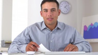 İspanyol iş adamıyla video konferansı