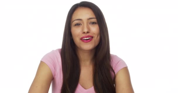 カメラと話しているメキシコの女性 — ストック動画