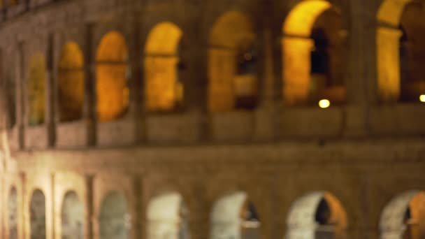 Fuera Foco Cerca Los Arcos Del Coliseo Romano Por Noche — Vídeos de Stock