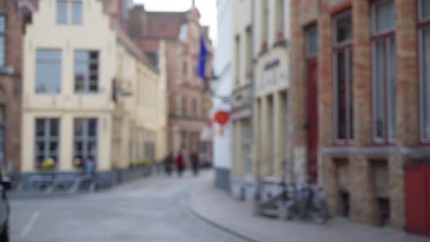Rozostřené Pozadí Evropské Městské Ulice Chodci Pro Skládání Rozmazané Video — Stock video
