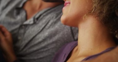 Siyah çift başlarını birlikte dinlenme